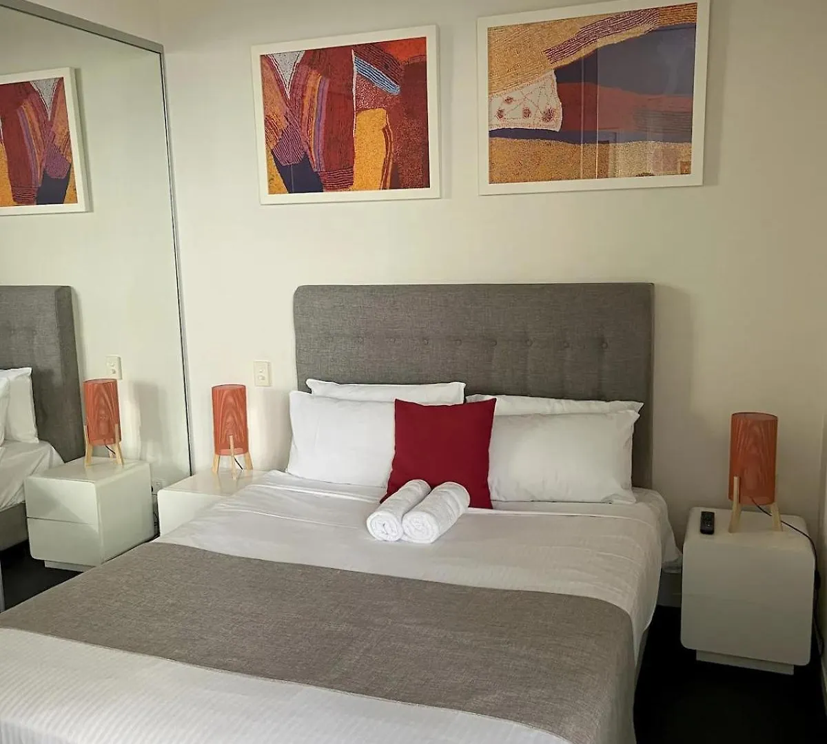 Tasha'S Apartments On Warwick Adelaide