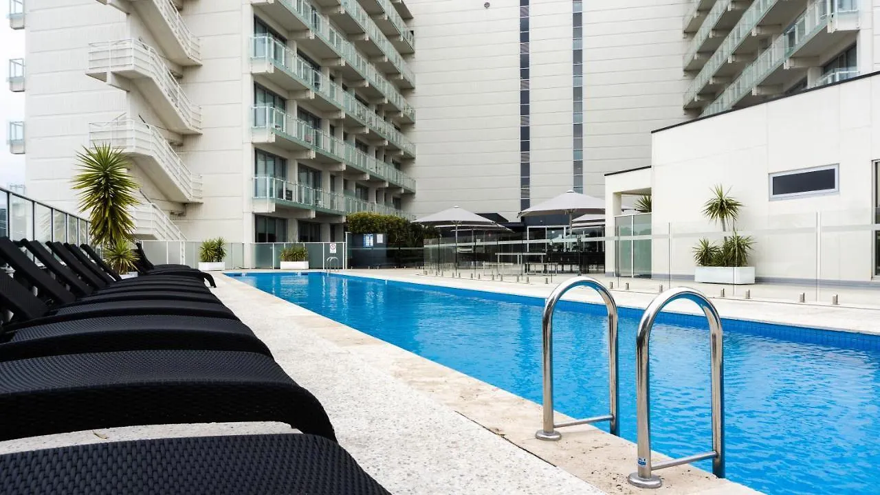 Tasha\'S Apartments On Warwick contacts