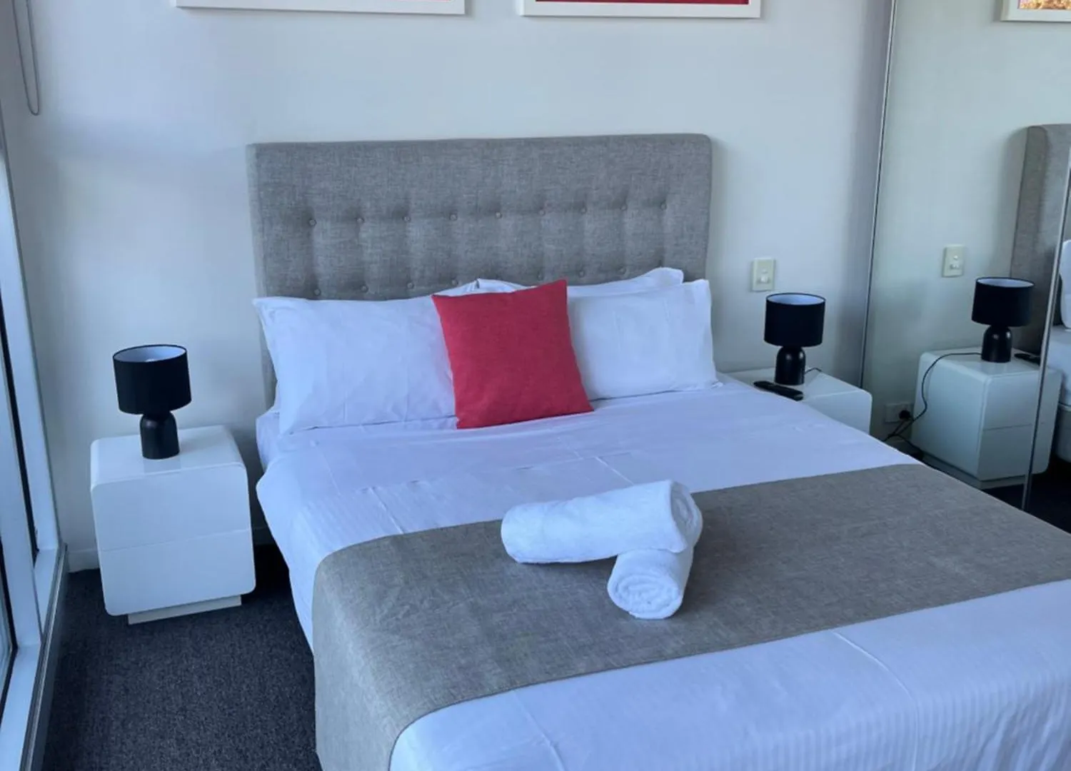 Tasha'S Apartments On Warwick Adelaide Lejlighedshotel