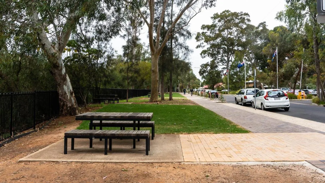 Tasha'S Apartments On Warwick Adelaide 4*,